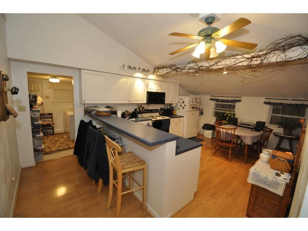 9 Borden Run Road Fincastle, VA 24090 - Photo 5 of 6 05-Country Kitchen
