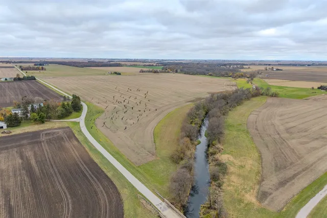 $1,386,000 | 2150 East North Road, Colfax, IL 61728