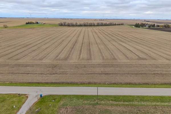$1,386,000 | 2150 East North Road, Colfax, IL 61728