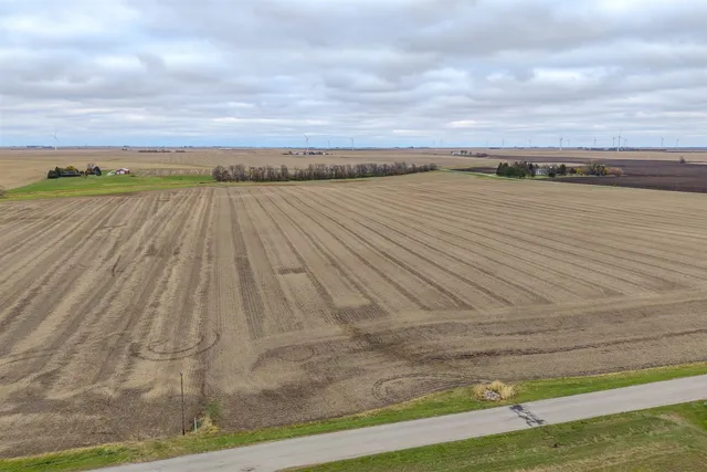 $1,386,000 | 2150 East North Road, Colfax, IL 61728