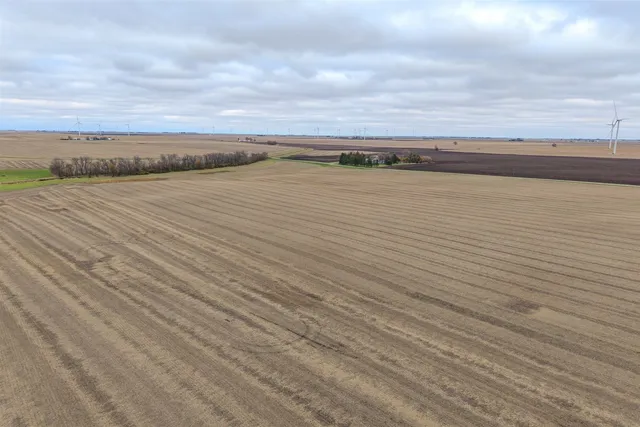 $1,386,000 | 2150 East North Road, Colfax, IL 61728