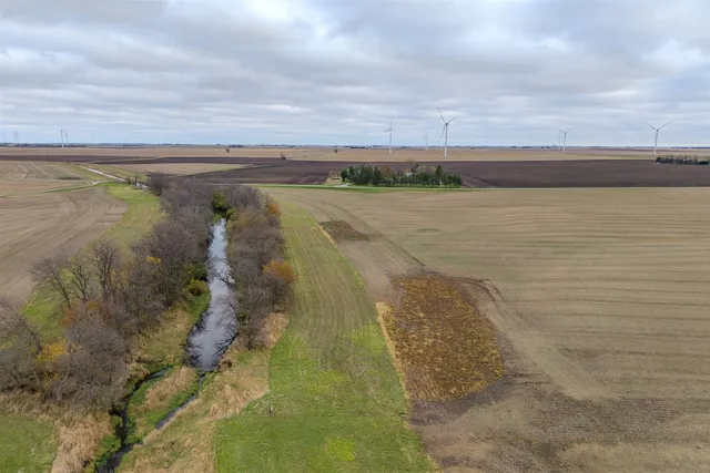 $1,386,000 | 2150 East North Road, Colfax, IL 61728