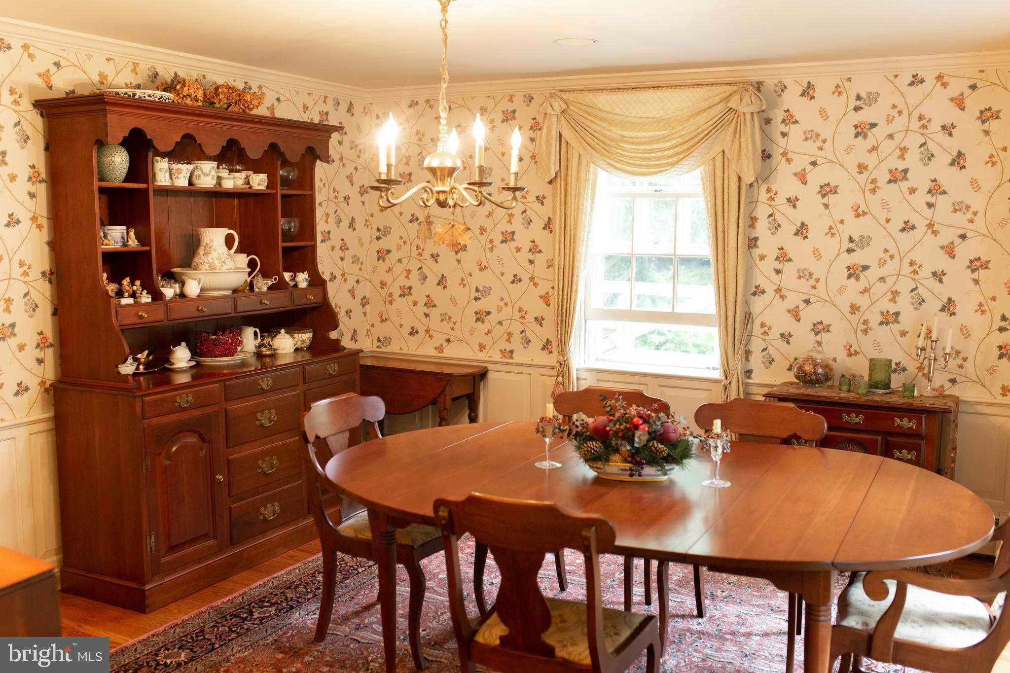626 Fernfield Circle Wayne, PA 19087 - Photo 27 of 54 Dining room