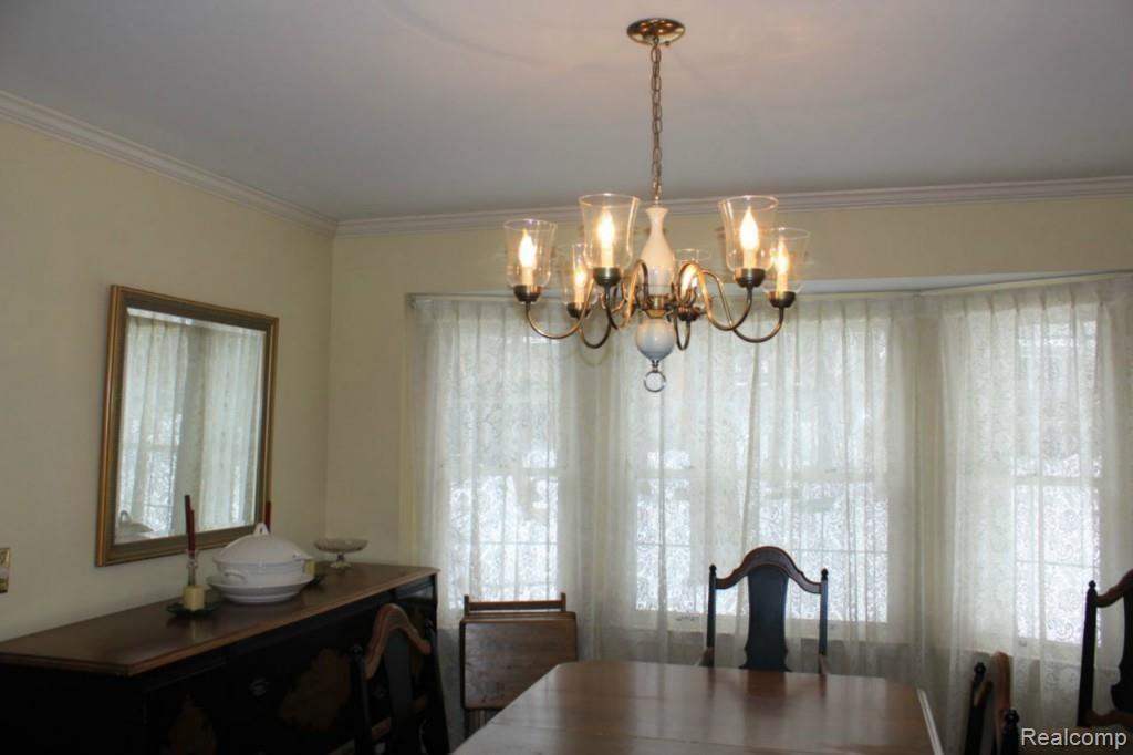33723 Hunters Pointe Road Farmington Hills, MI 48331 - Photo 11 of 25