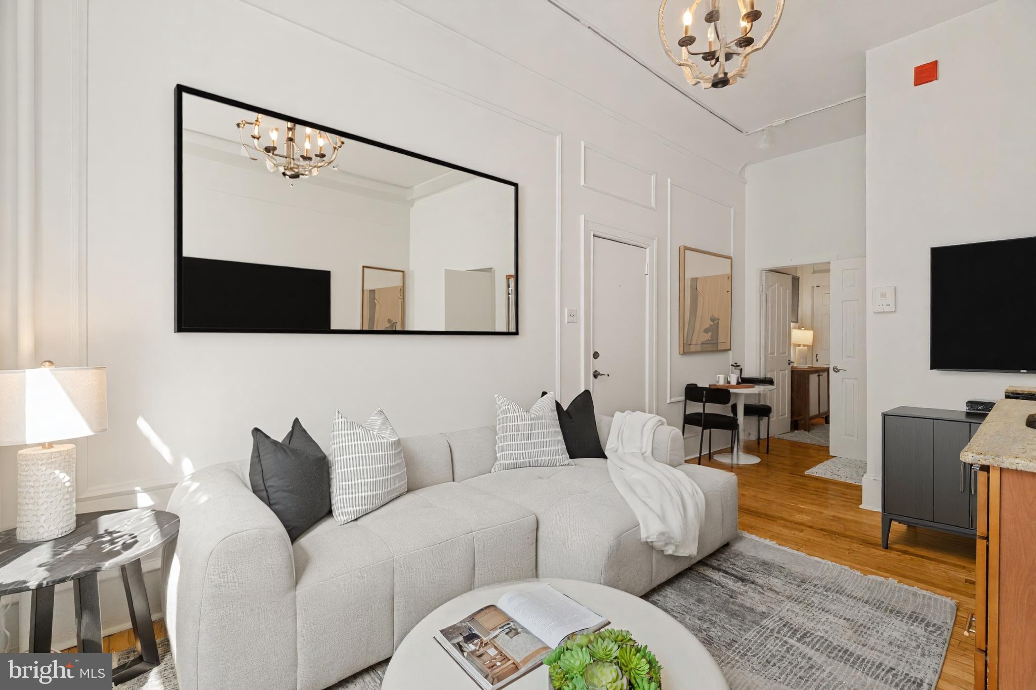 1109 Spruce Street, Unit 1F Philadelphia, PA 19107 - Photo 7 of 17