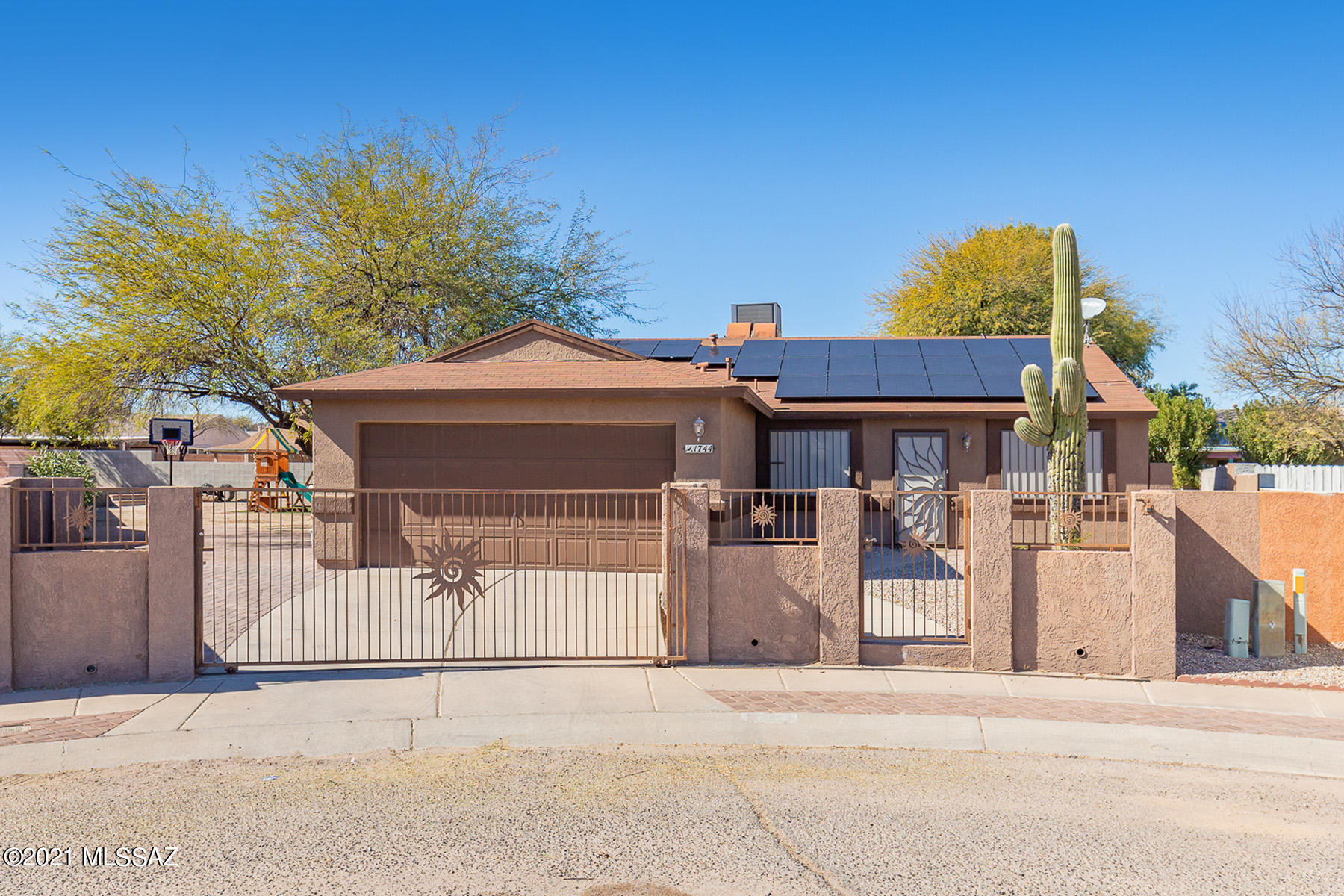 1744 West Ransom Oaks Drive Tucson, AZ 85746 - Photo 1 of 31