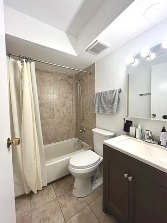 $237,000 | 2636 Pirates Cove, Unit 183, Schaumburg, IL 60173