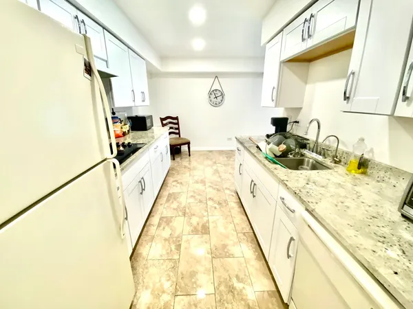 $237,000 | 2636 Pirates Cove, Unit 183, Schaumburg, IL 60173
