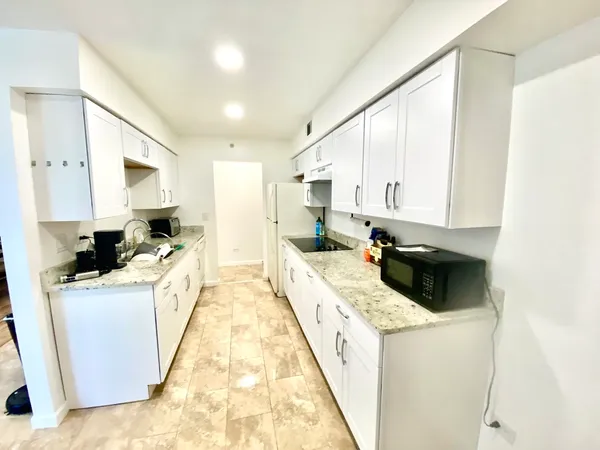 $237,000 | 2636 Pirates Cove, Unit 183, Schaumburg, IL 60173