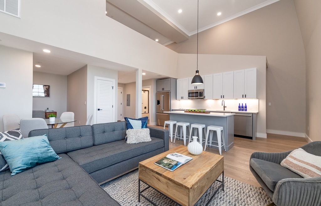 4 Franklin Street, Unit 401 Boston, MA 02134 - Photo 5 of 20