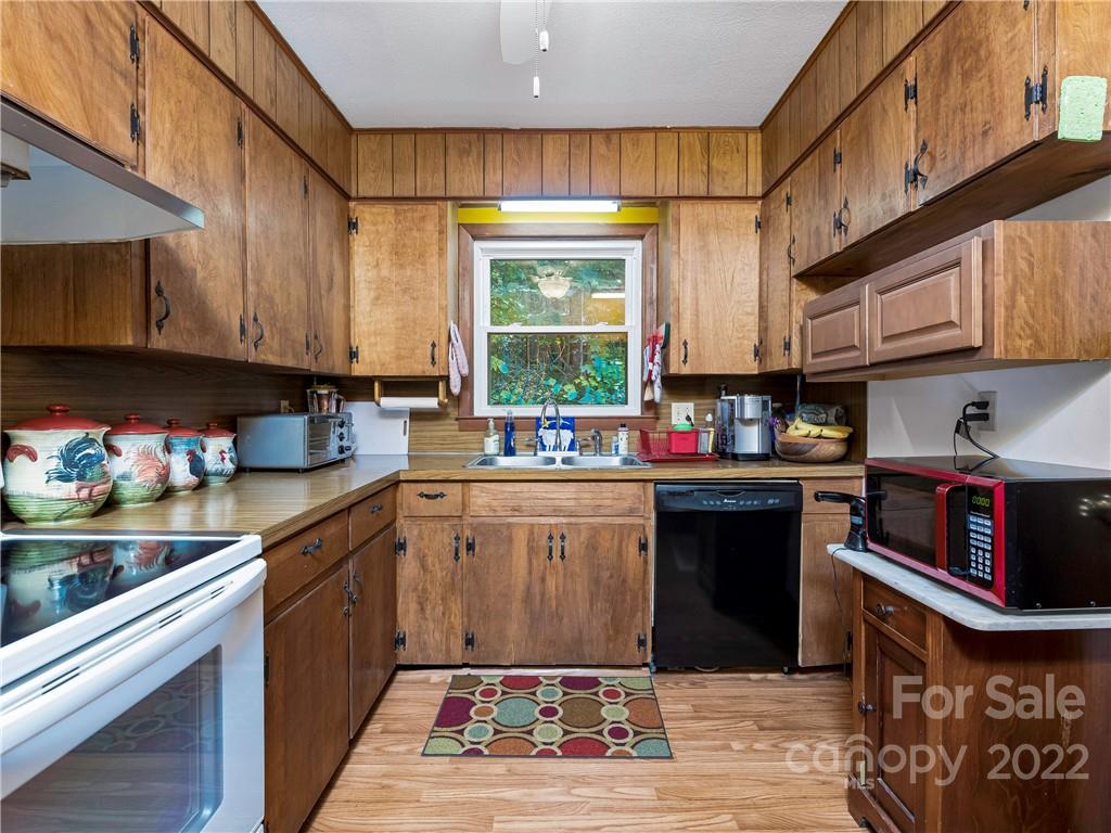 8-50 CC Farm Road Burnsville, NC 28714 - Photo 31 of 48