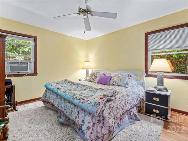 $1,000,000 | 8-50 CC Farm Road, Burnsville, NC 28714