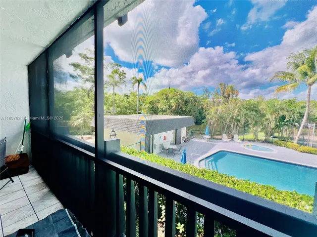 $235,900 | 1021 Mockingbird Lane, Unit 215, Plantation, FL 33324