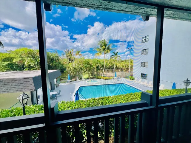 $235,900 | 1021 Mockingbird Lane, Unit 215, Plantation, FL 33324