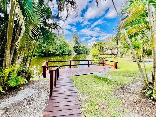 $235,900 | 1021 Mockingbird Lane, Unit 215, Plantation, FL 33324