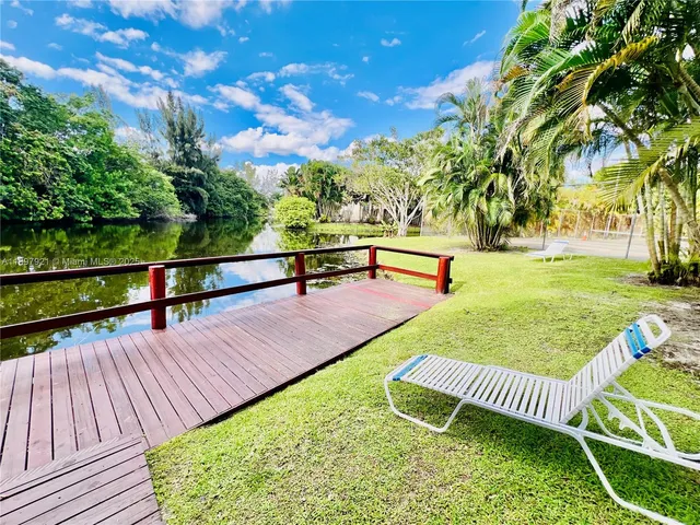 $235,900 | 1021 Mockingbird Lane, Unit 215, Plantation, FL 33324