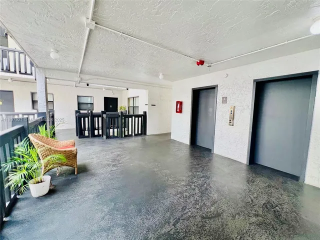 $235,900 | 1021 Mockingbird Lane, Unit 215, Plantation, FL 33324