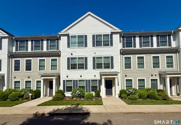 $3,275 | 7 Birch Drive, Unit 7, Stamford, CT 06902