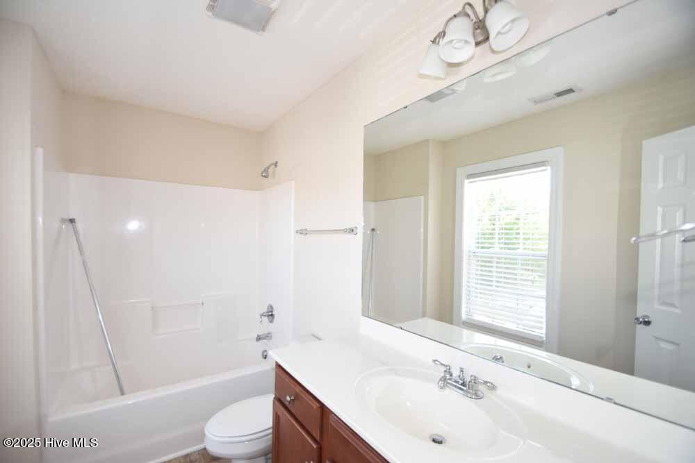 4267 Dudleys Grant Drive, Unit A Winterville, NC 28590 - Photo 12 of 21 Dudleys Grant Drive 4267 A (12)