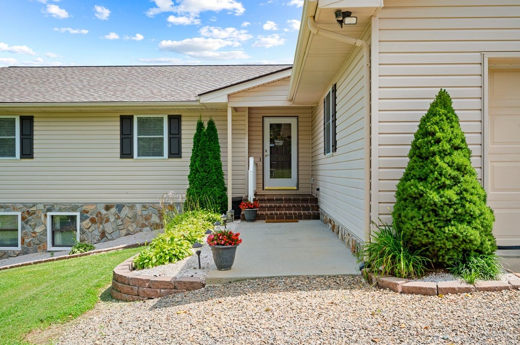 446 Wolfpen Ridge Road Galax, VA 24333 - Photo 11 of 100 Gallery Image 11