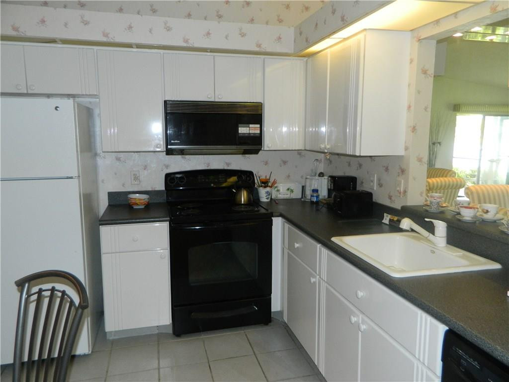 8131 Songbird Terrace, Unit B Boca Raton, FL 33496 - Photo 12 of 18 Photo 12