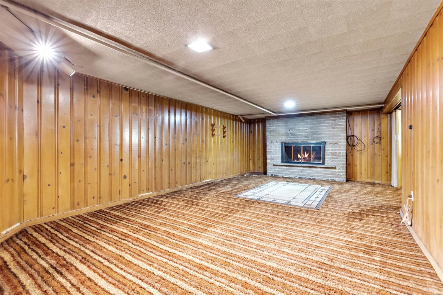 1536 Ridge Road Munster, IN 46321 - Photo 14 of 18 Gallery Image 14