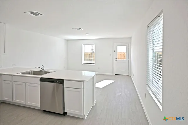 $1,195 | 11806 Bluebell Ridge, Converse, TX 78109