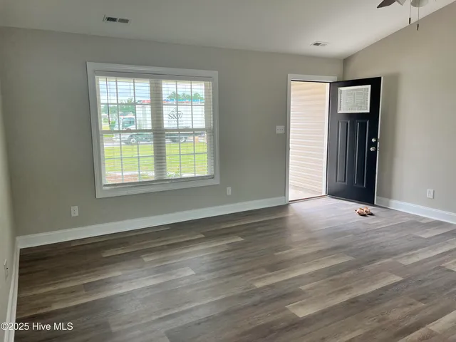 $1,750 | 454 Crump Farm Road, New Bern, NC 28562