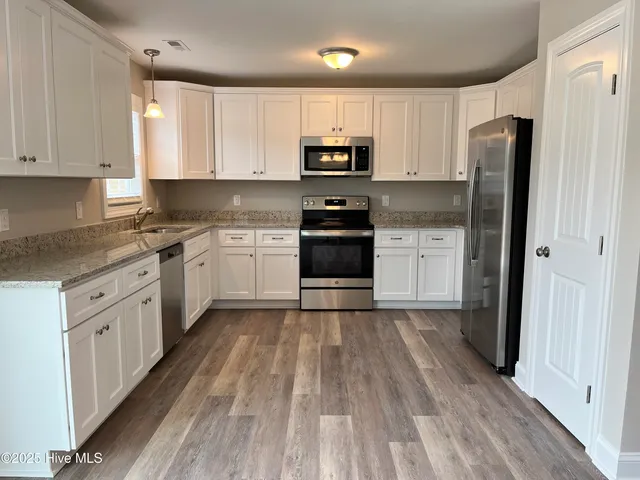 $1,750 | 454 Crump Farm Road, New Bern, NC 28562