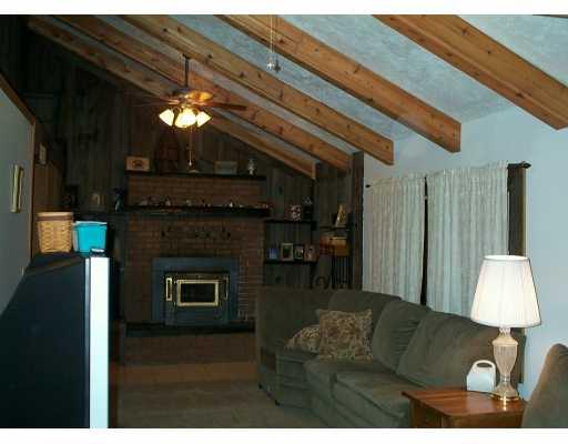 174 Fox Road Worthington, PA 16262 - Photo 2 of 8 Living Room.