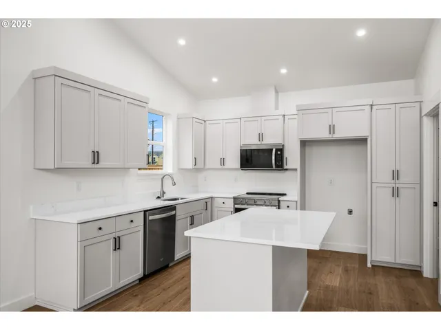 $499,900 | 88097 Jameson Way, Veneta, OR 97487