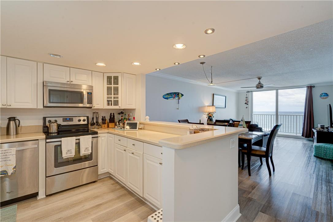 400 North Surf Road, Unit PH4 Hollywood, FL 33019 - Photo 2 of 23 Photo 2