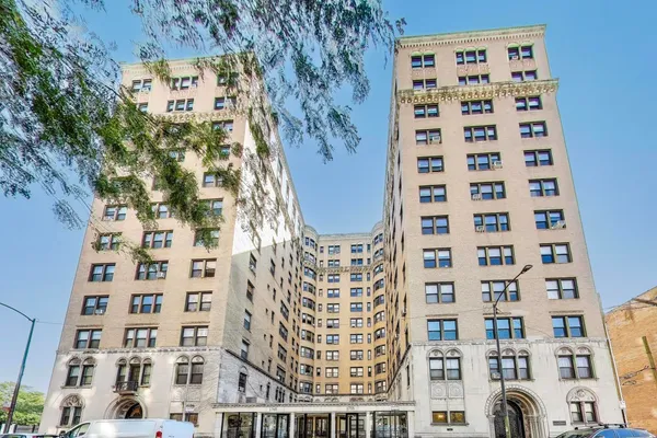$275,000 | 1755 East 55th Street, Unit 804, Chicago, IL 60615