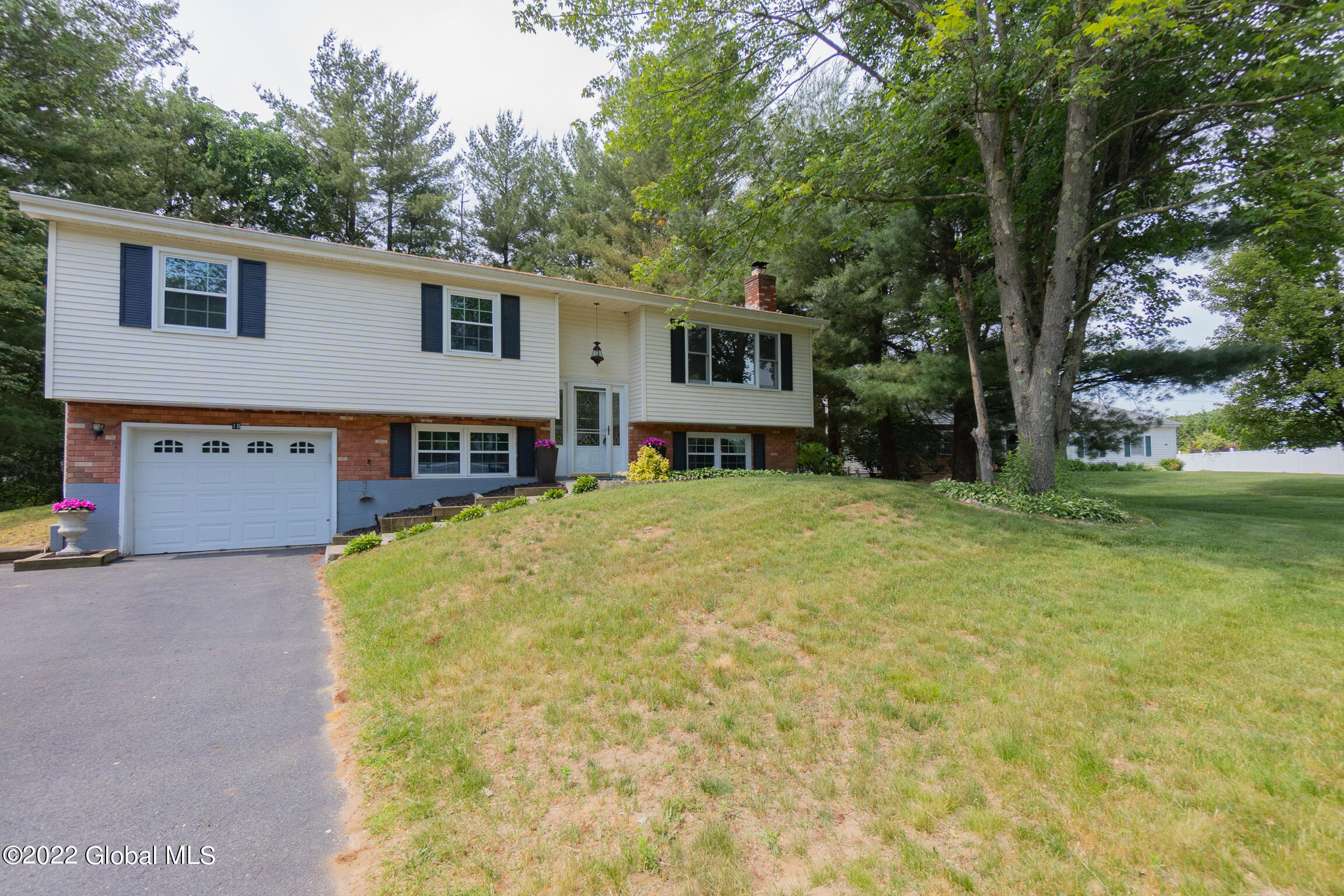 18 Haystack Road Clifton Park, NY 12065 - Photo 3 of 28 18 Haystack Rd Clifton Park NY mls-3