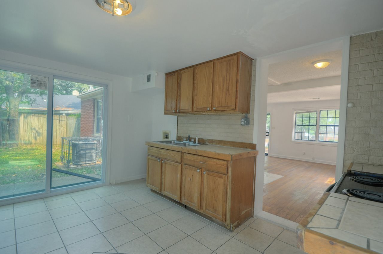 1105 Stratford Road Memphis, TN 38122 - Photo 6 of 18