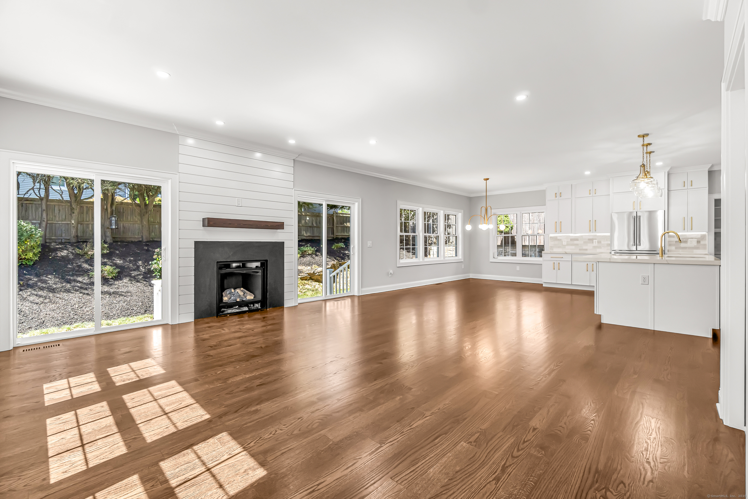 153 Pease Avenue Fairfield, CT 06890 - Photo 15 of 40