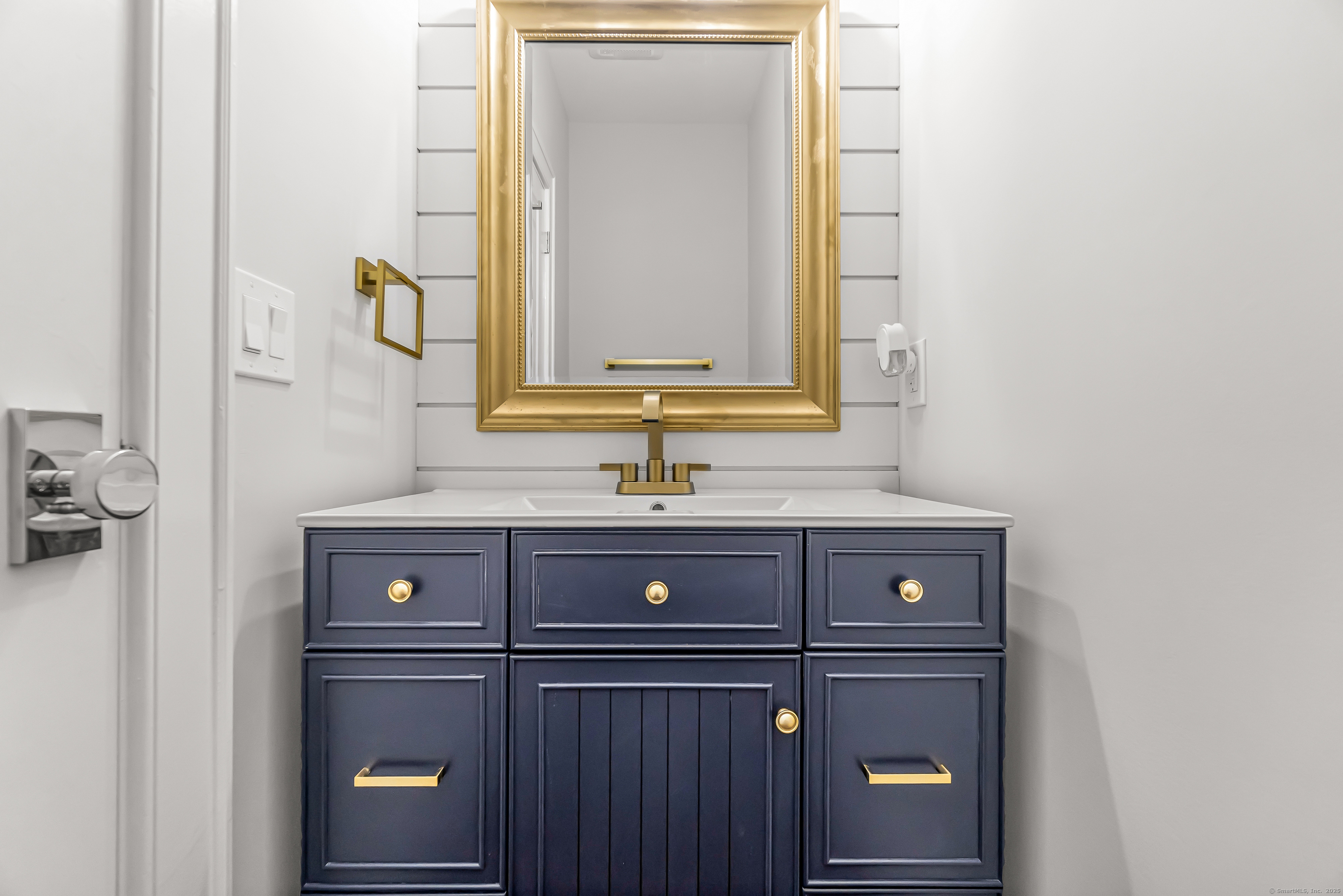 153 Pease Avenue Fairfield, CT 06890 - Photo 17 of 40