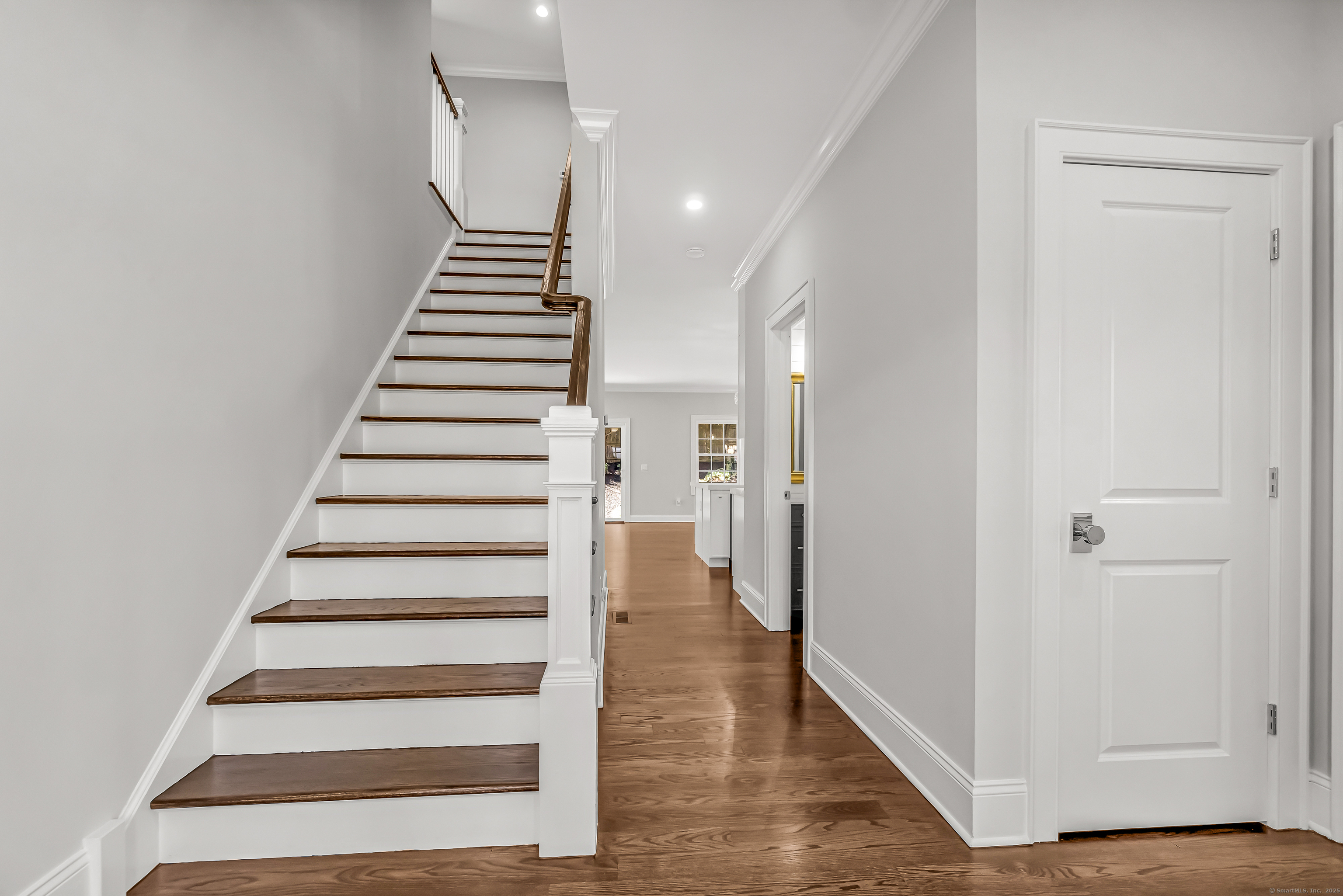 153 Pease Avenue Fairfield, CT 06890 - Photo 3 of 40