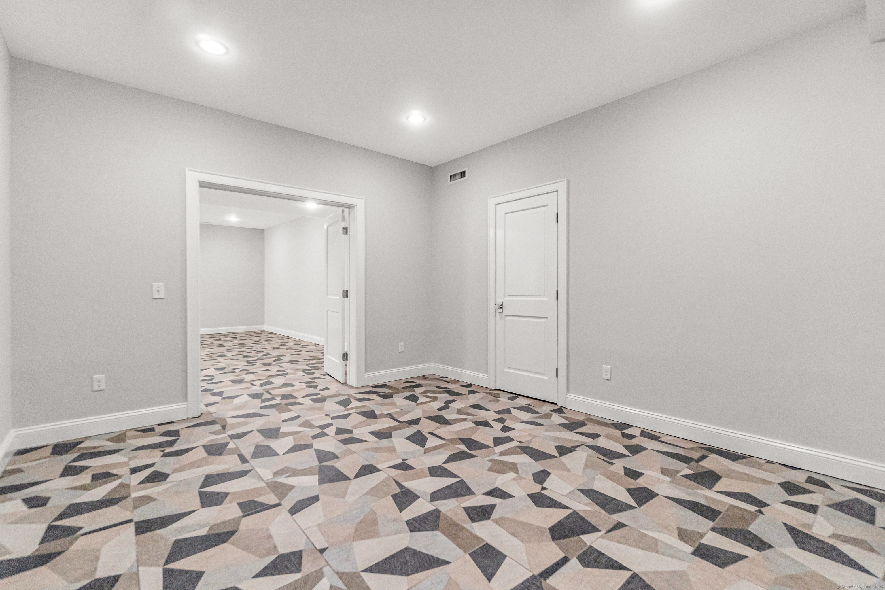 153 Pease Avenue Fairfield, CT 06890 - Photo 33 of 40