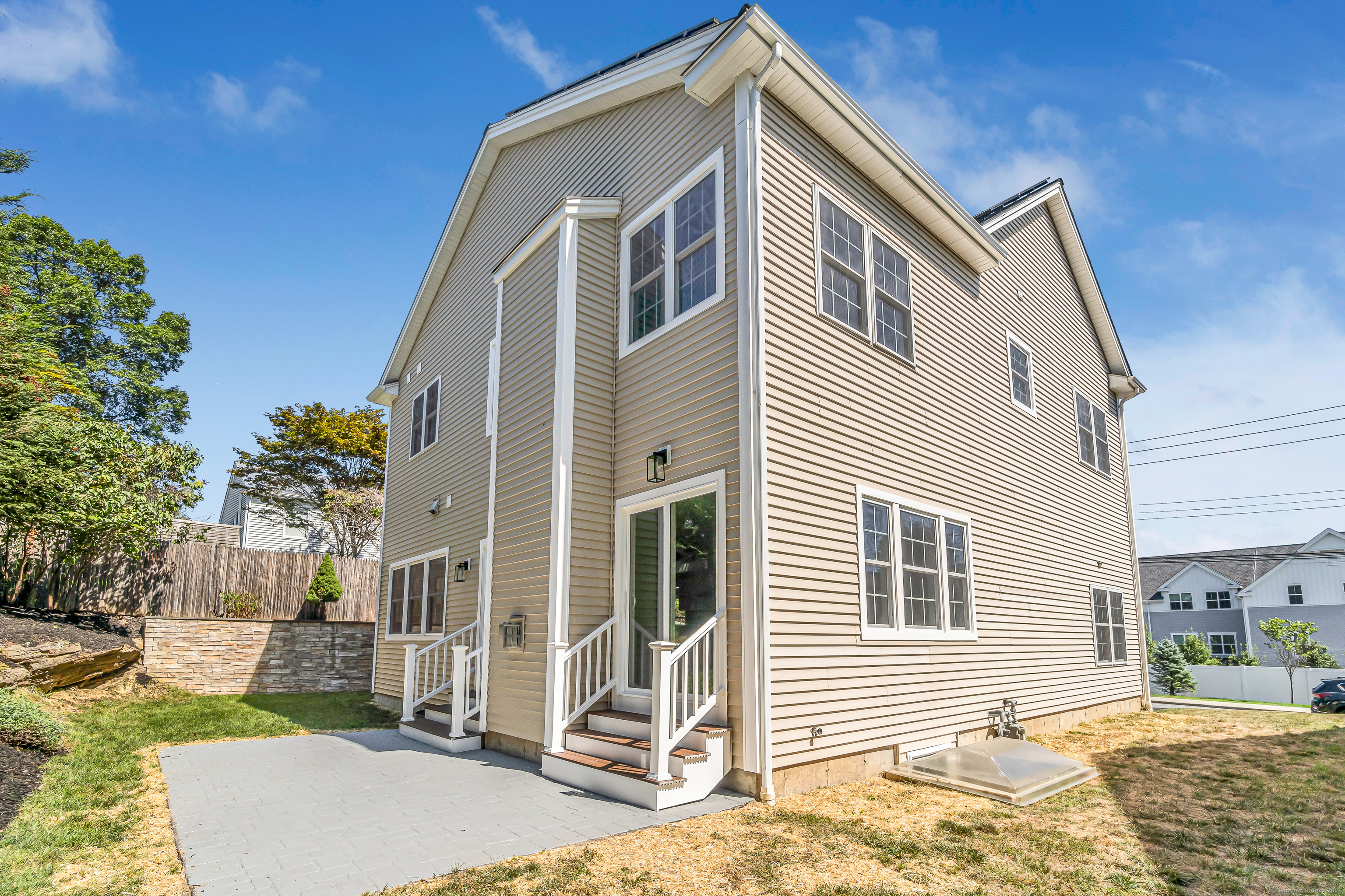 153 Pease Avenue Fairfield, CT 06890 - Photo 34 of 40