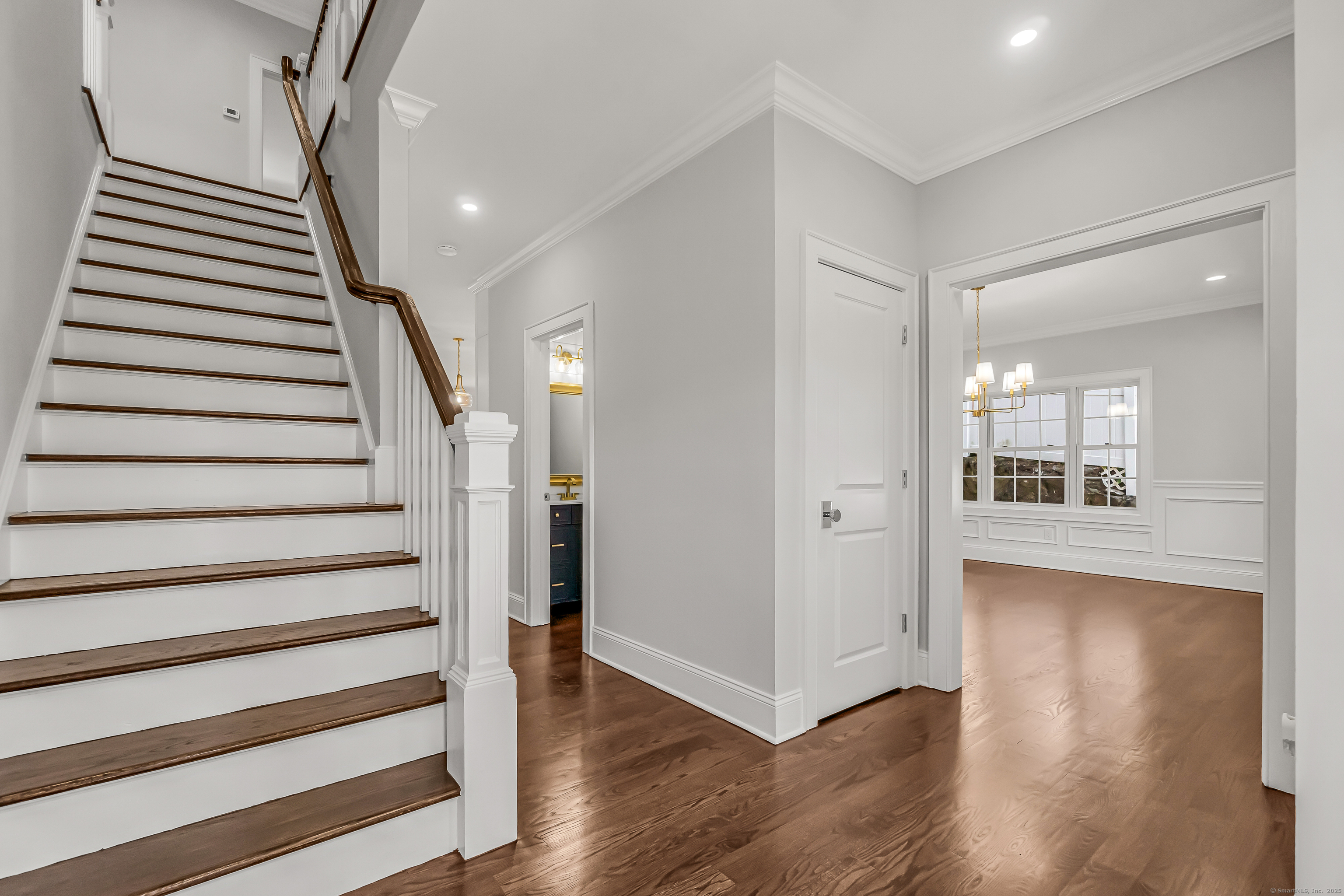 153 Pease Avenue Fairfield, CT 06890 - Photo 4 of 40