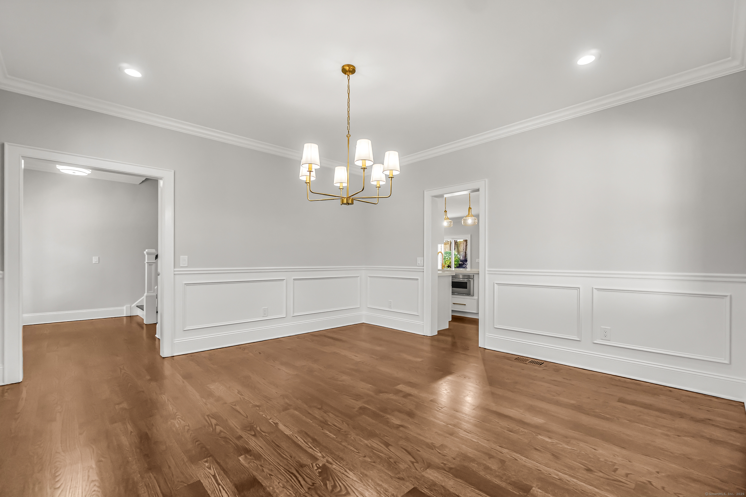 153 Pease Avenue Fairfield, CT 06890 - Photo 6 of 40