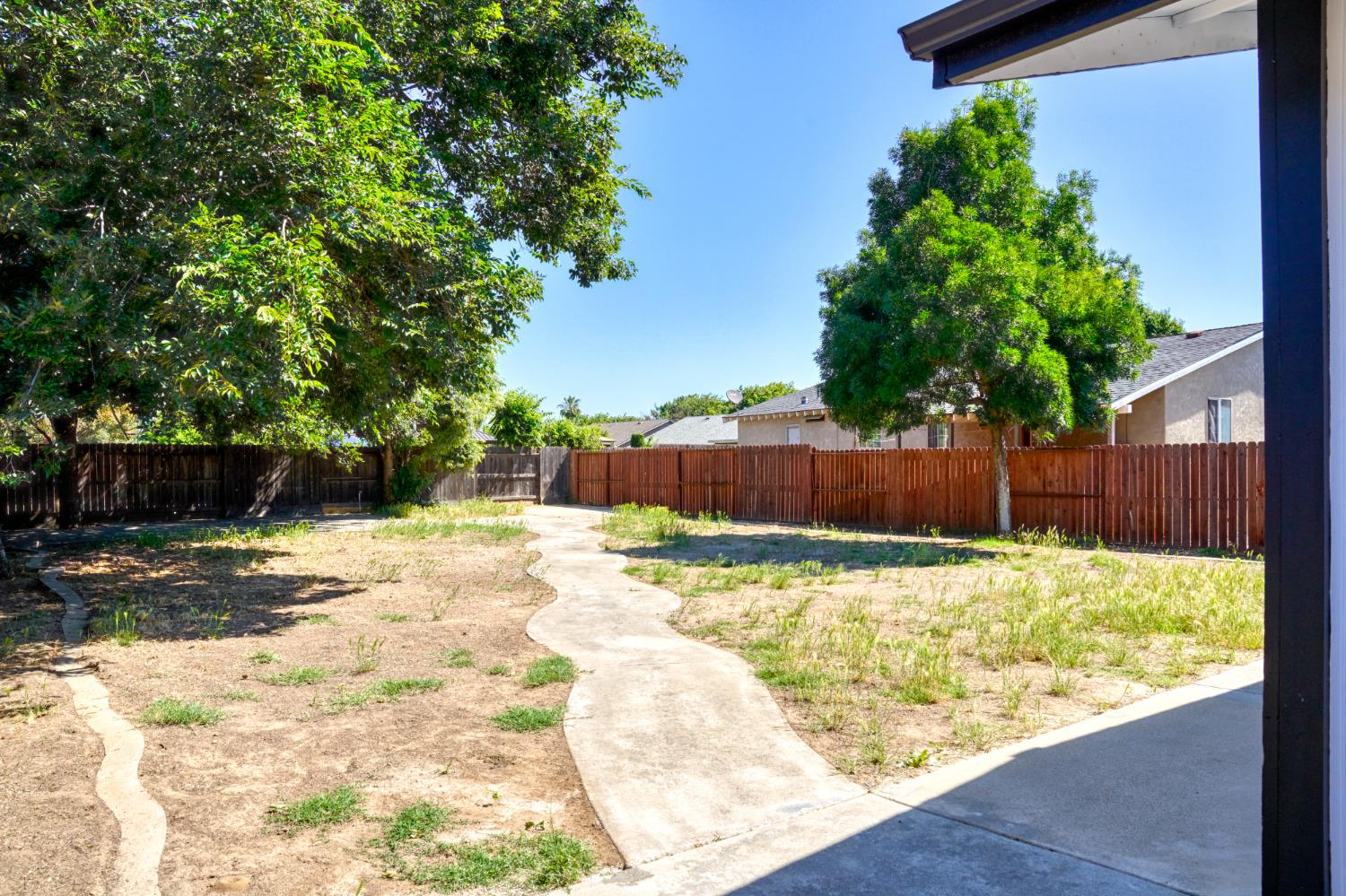 1833 Mimi Way Modesto, CA 95351 - Photo 20 of 27