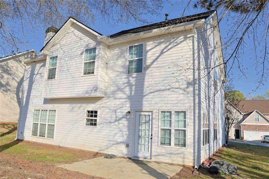 910 Lakeside Court Loganville, GA 30052 - Photo 5 of 57