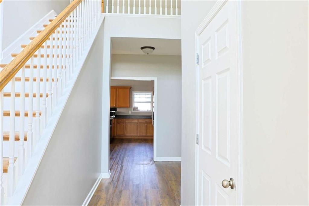 910 Lakeside Court Loganville, GA 30052 - Photo 8 of 57