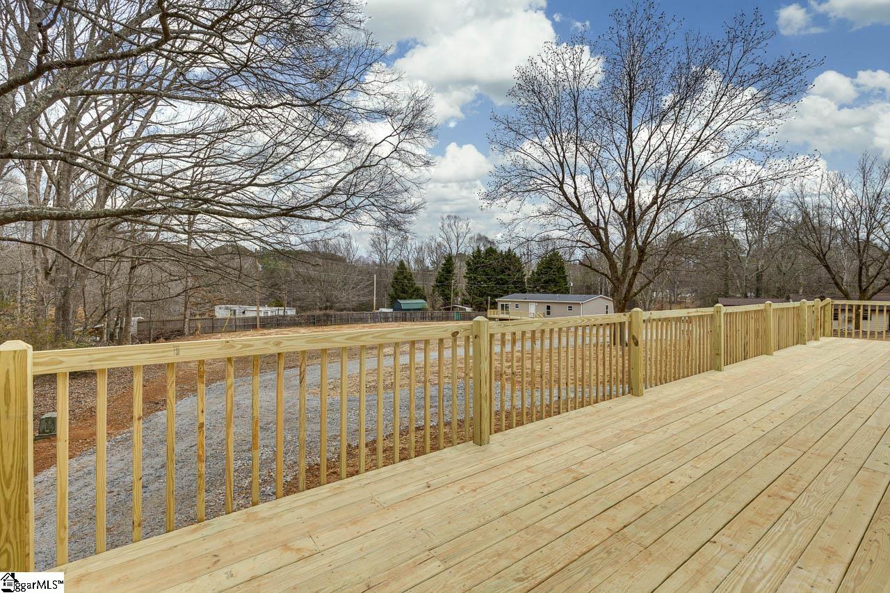 852 Black Snake Road Easley, SC 29640 - Photo 16 of 17 Gallery Image 16