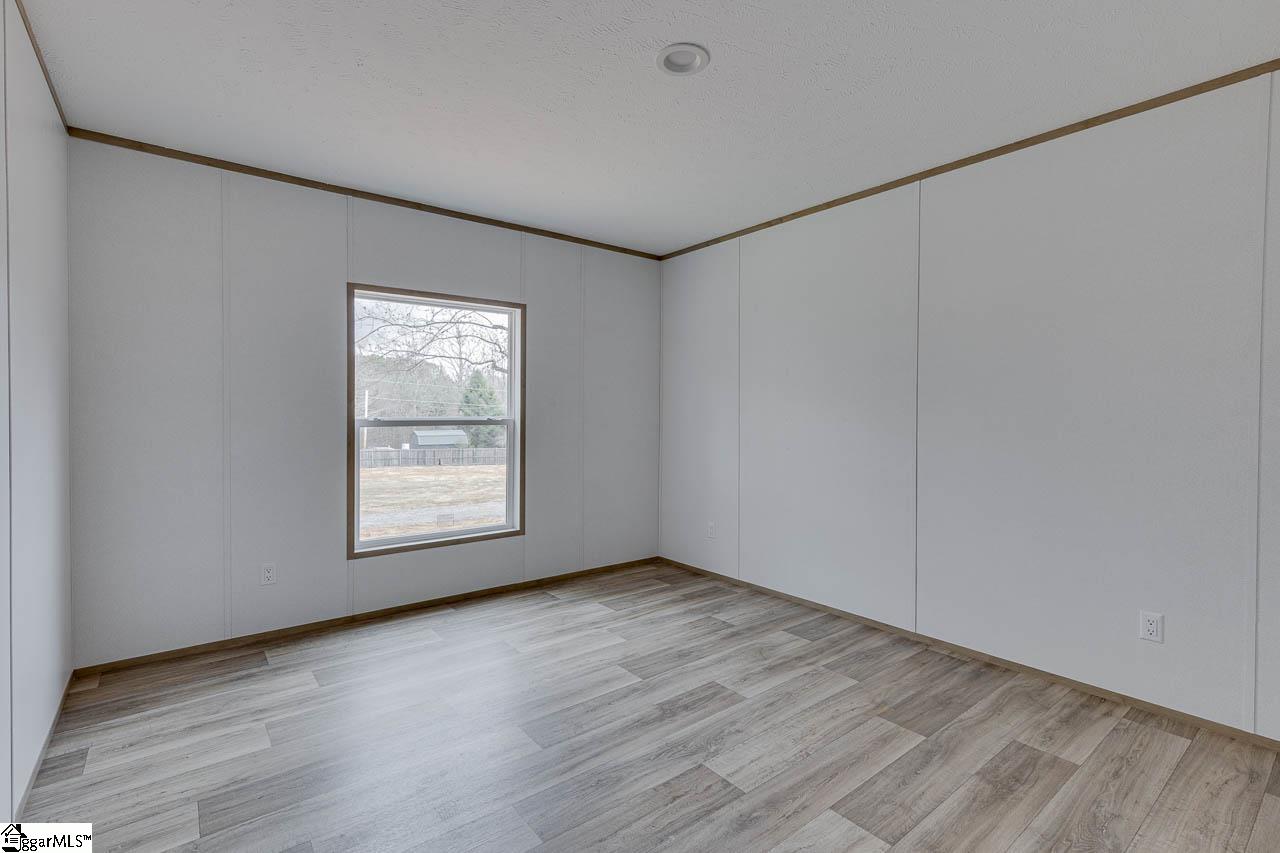 852 Black Snake Road Easley, SC 29640 - Photo 3 of 17