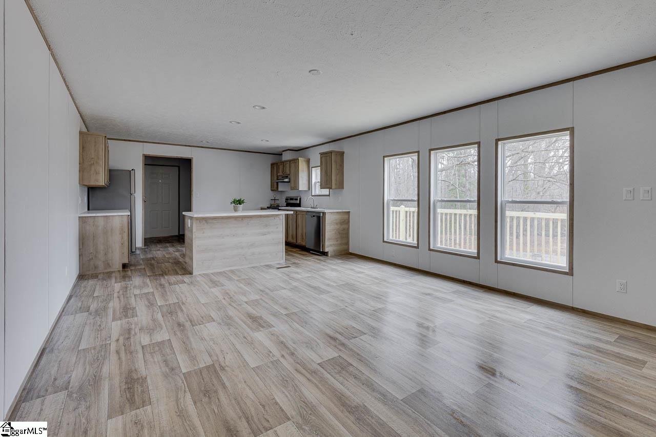 852 Black Snake Road Easley, SC 29640 - Photo 4 of 17 Gallery Image 4