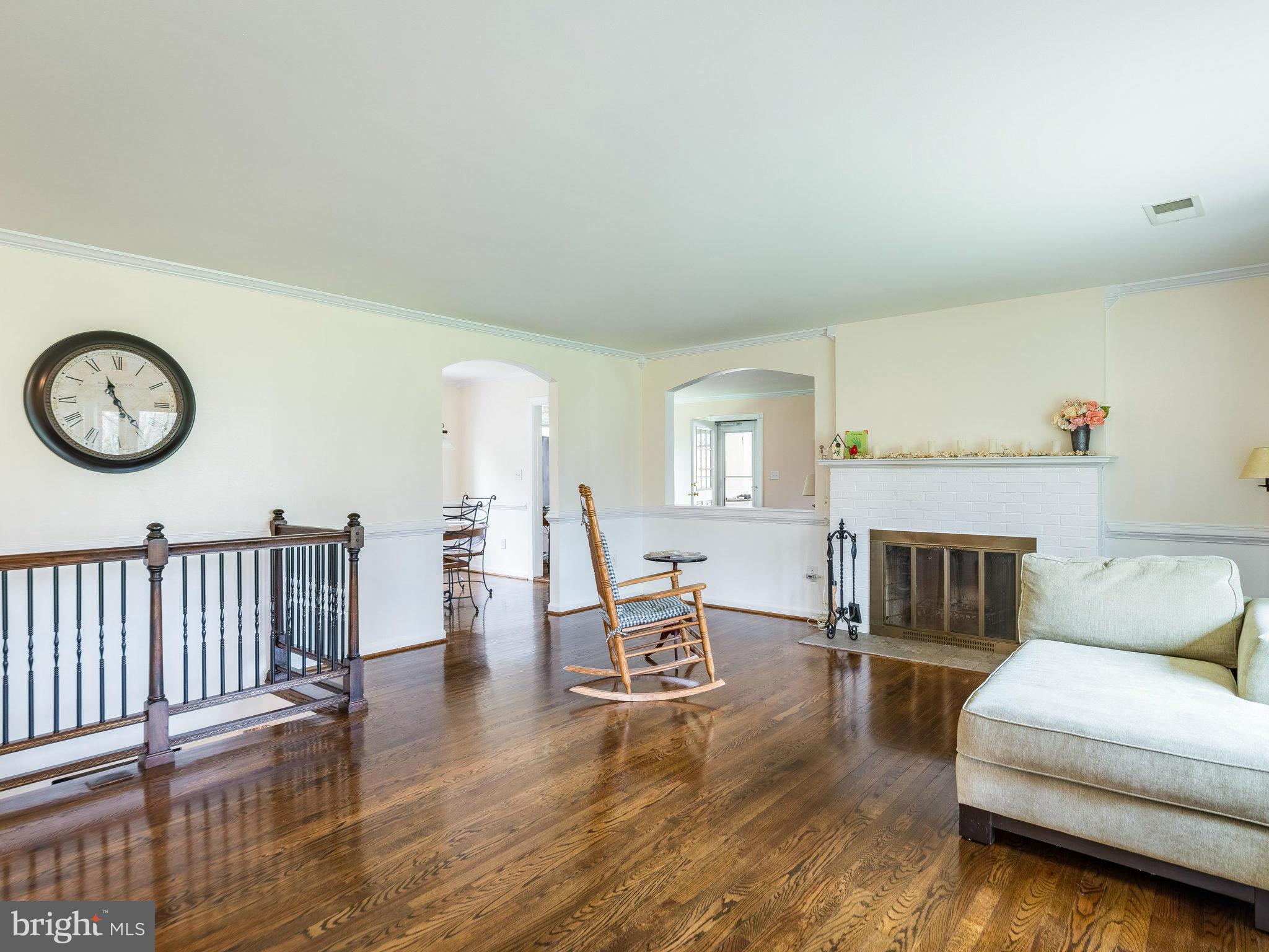 1118 Springvale Road Great Falls, VA 22066 - Photo 2 of 30 Living Room