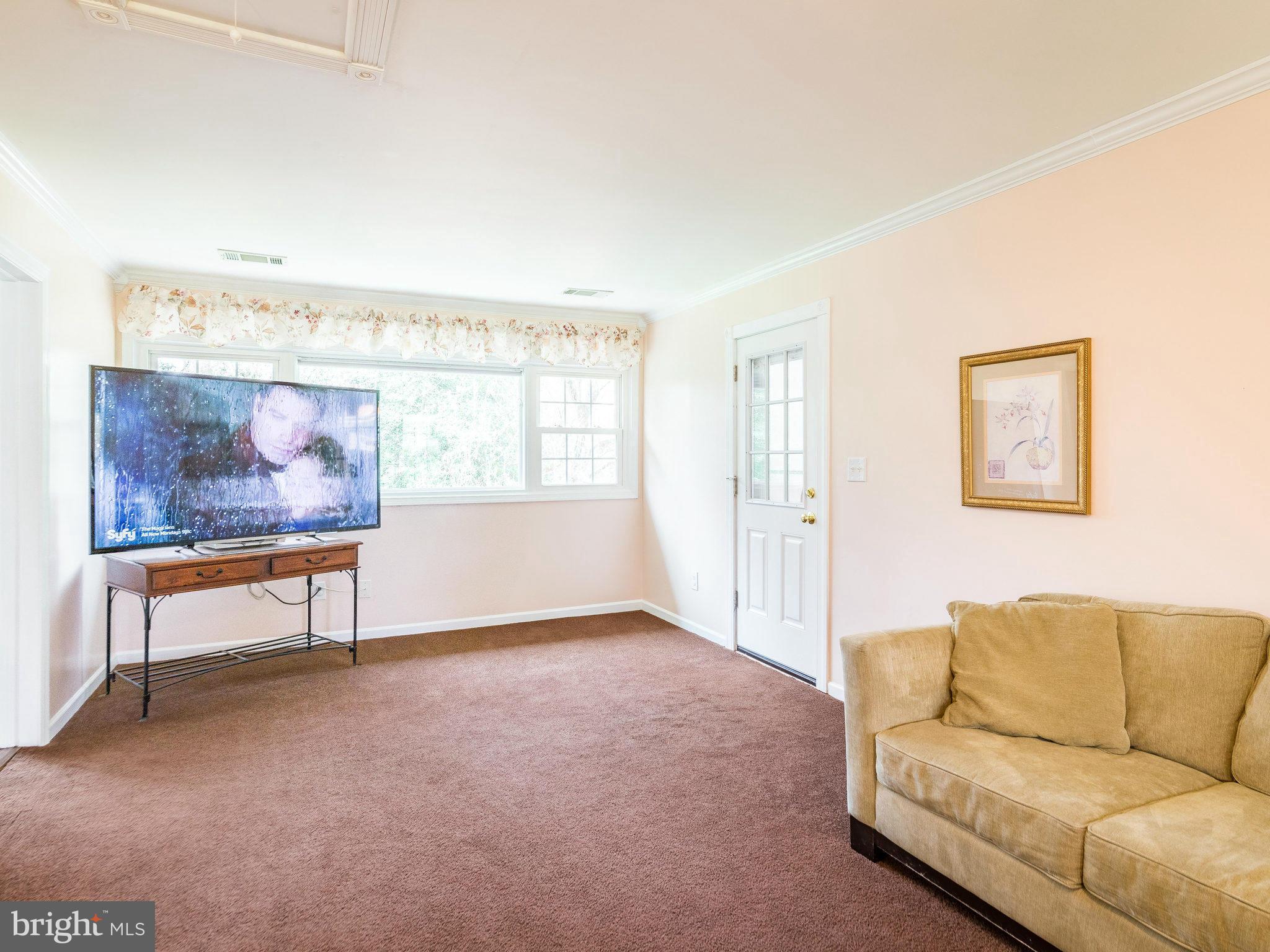 1118 Springvale Road Great Falls, VA 22066 - Photo 13 of 30 Family Room